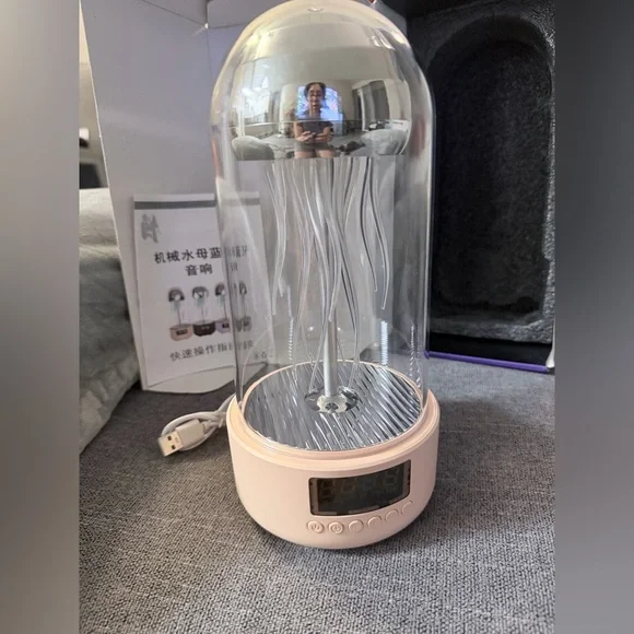 Motion Jellyfish Bluetooth speaker Clock with Colorful Light Display - Picture 9 of 16